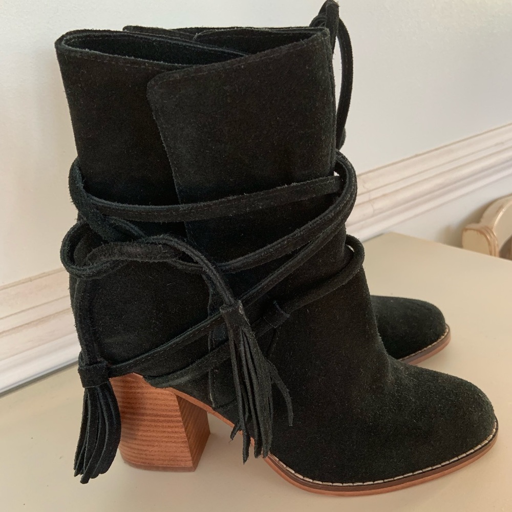 Aldo booties black suede 7 boots